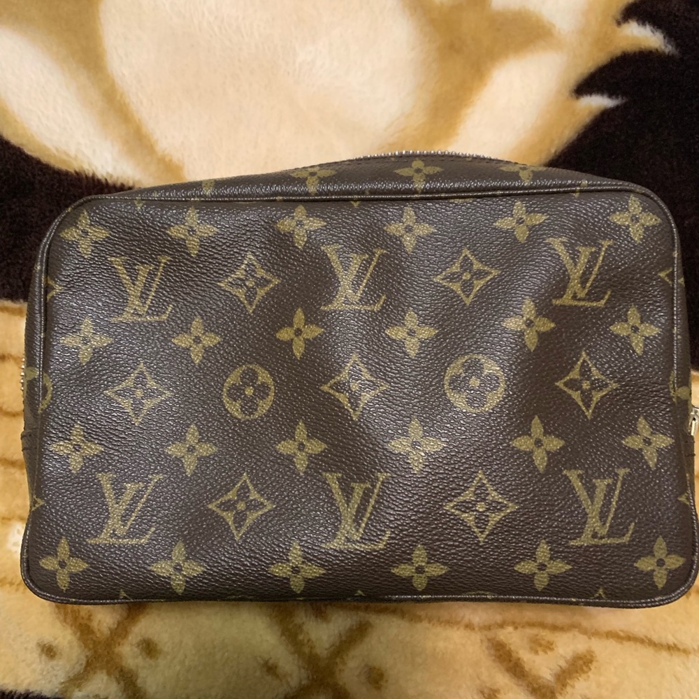 Louis Vuitton Trousse Vintage Toilette 23